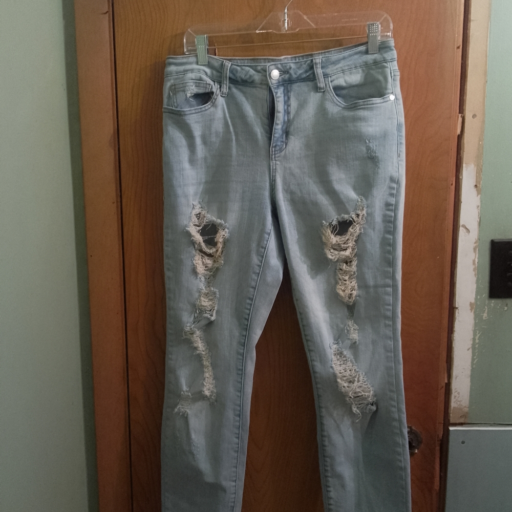 Judy Blue Distressed Skinny Jeans in Light Blue